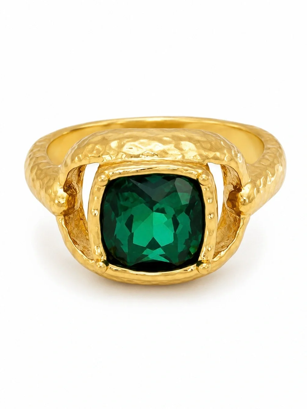 OSCAR DE LA RENTA • Emerald Crystal Embellished Hammered Gold Ring